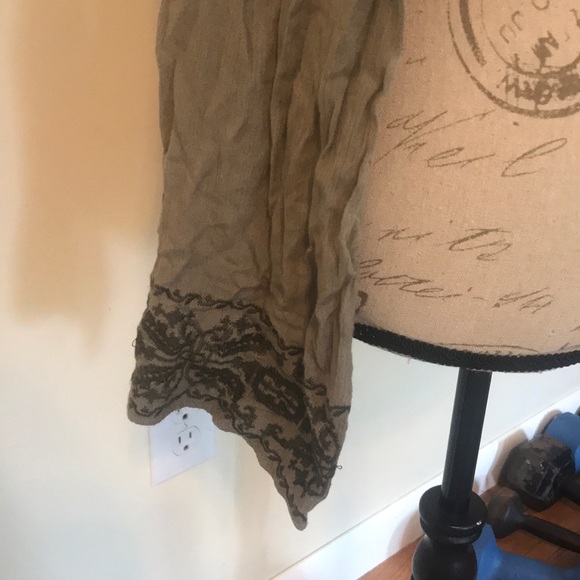 Urban Outfitters Blouse - Picture 2 of 5